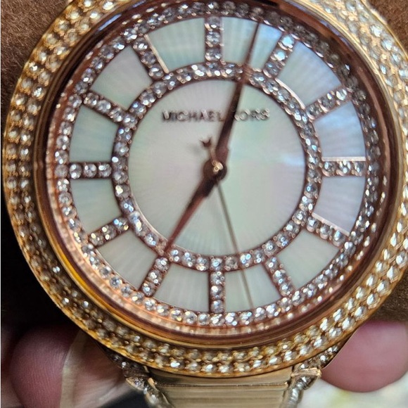 Rose Gold Michael Kors watch - Picture 5 of 6